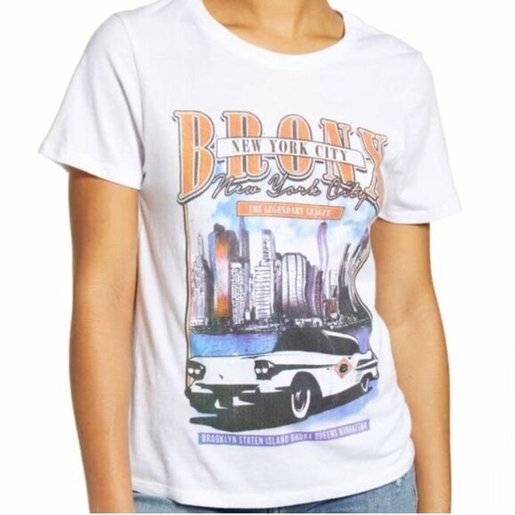 Prettylittlething Bronx NYC Graphic Tee Shirt Women’s Medium - Picture 1 of 3